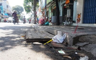 Muôn kiểu bịt miệng hố ga ngăn mùi hôi ở TP.HCM